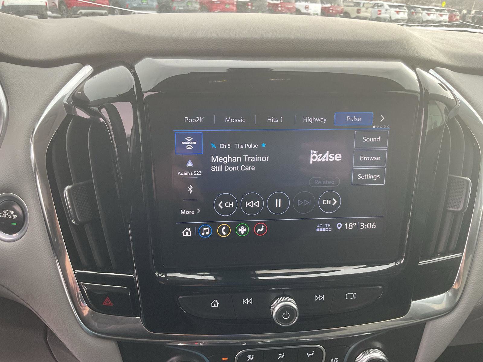 Used 2020 Chevrolet Traverse LT image 12