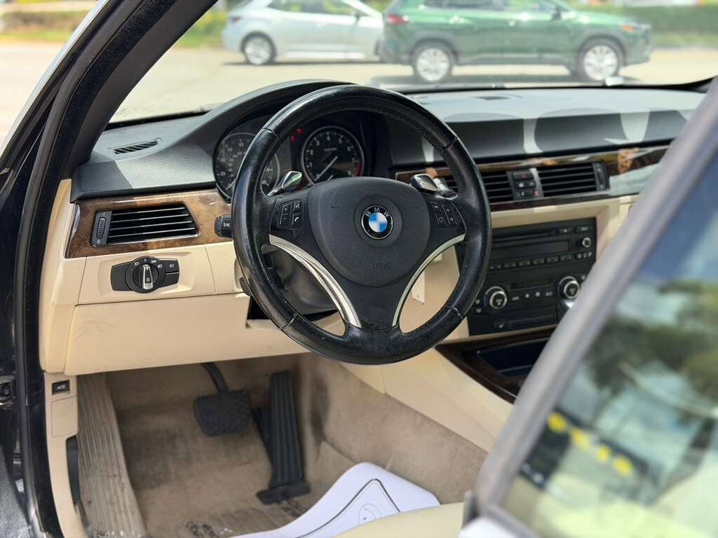 Used 2009 BMW 328i Convertible RWD image 12