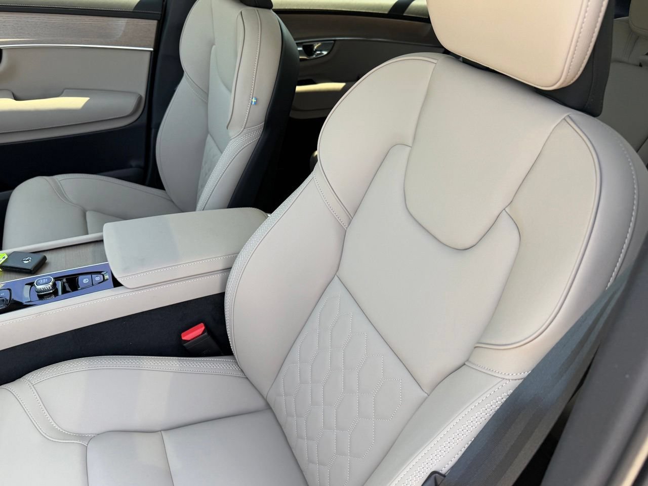 New 2026 Volvo XC90 B5 Core AWD/4WD image 18