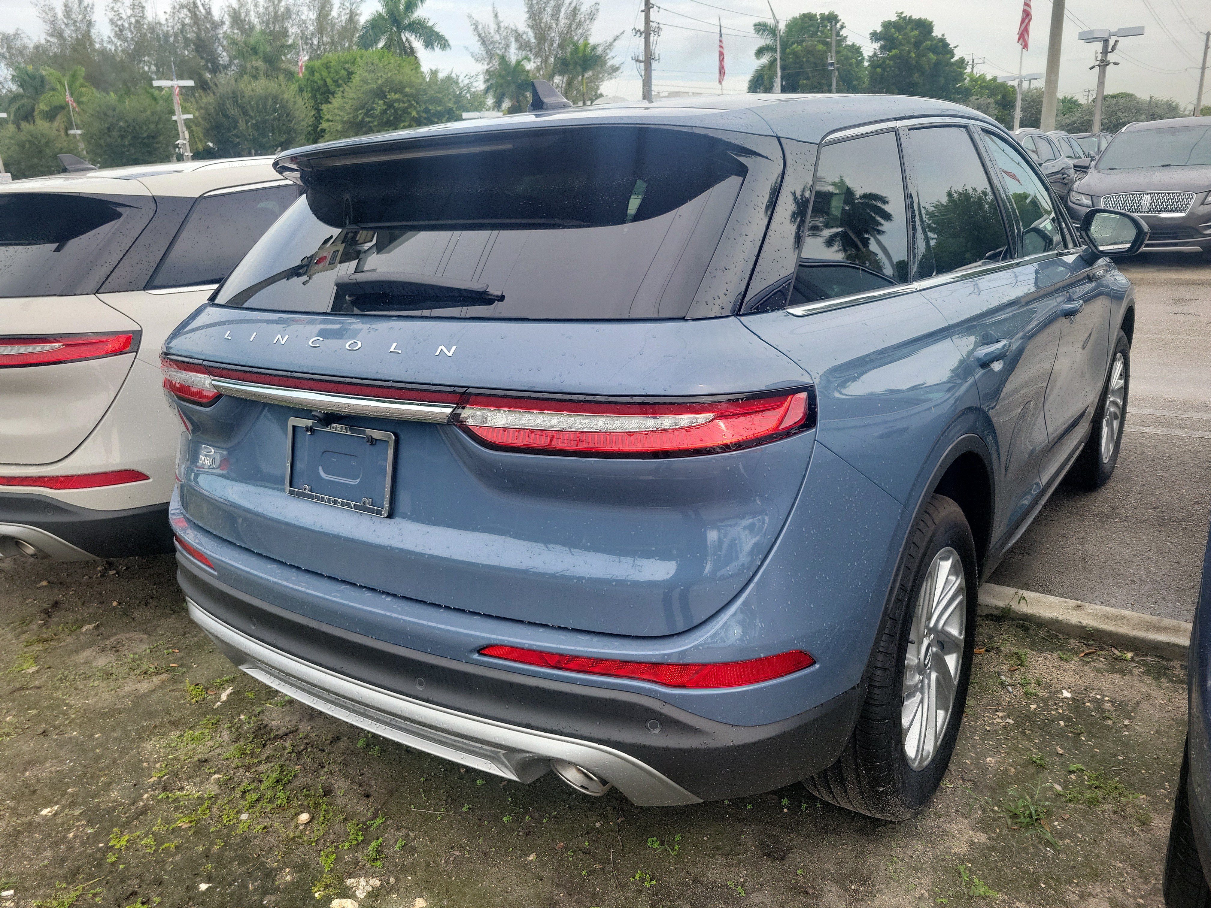 Certified 2025 Lincoln Corsair FWD image 4