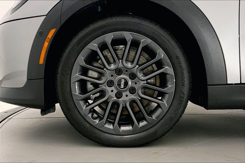 Certified 2026 MINI Cooper 4-Door Hardtop FWD image 8