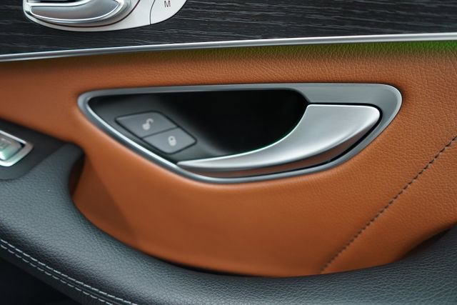 Used 2021 Mercedes-Benz GLC 43 AMG 4MATIC image 98