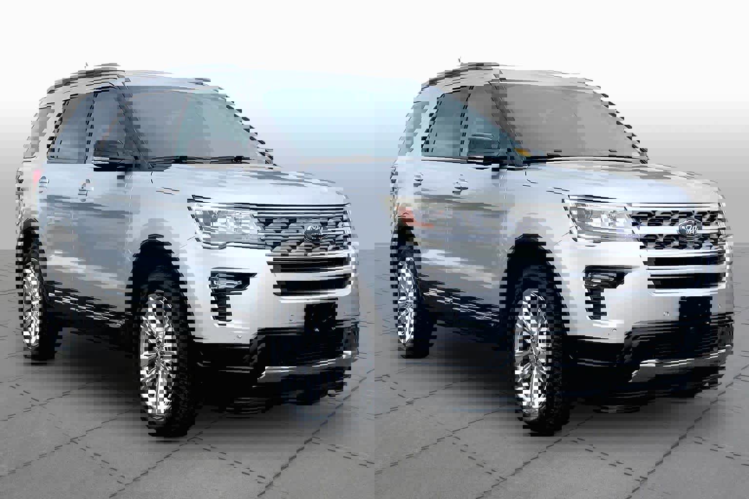 Used 2018 Ford Explorer XLT w/ Equipment Group 202A FWD image 3