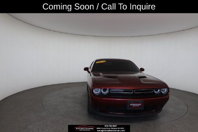 Used 2017 Dodge Challenger SXT RWD image 29