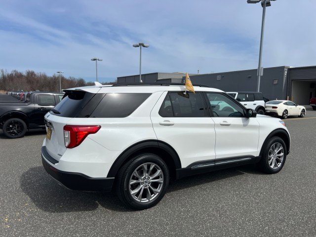 Certified 2023 Ford Explorer XLT w/ Equipment Group 202A image 5