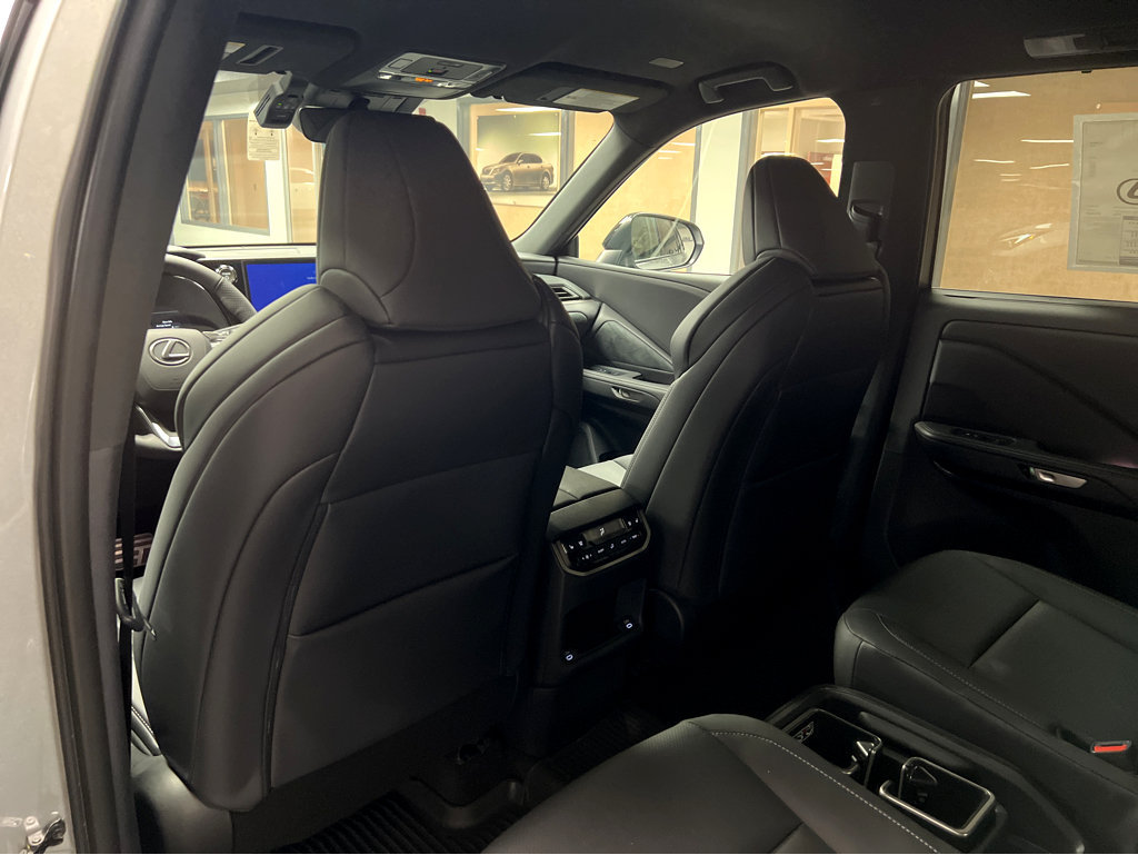 New 2026 Lexus TX 500h AWD w/ Technology Package image 18