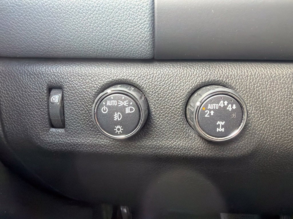 Used 2021 Chevrolet Colorado Z71 w/ Safety Package AWD/4WD image 31