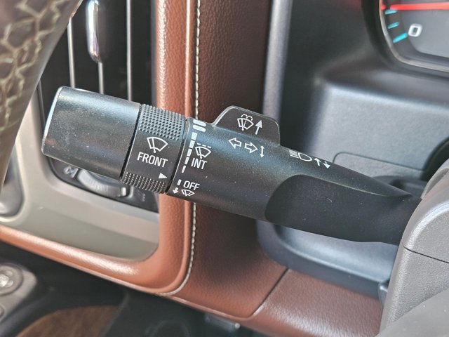 Used 2015 Chevrolet Silverado 1500 High Country w/ High Country Premium Package image 15