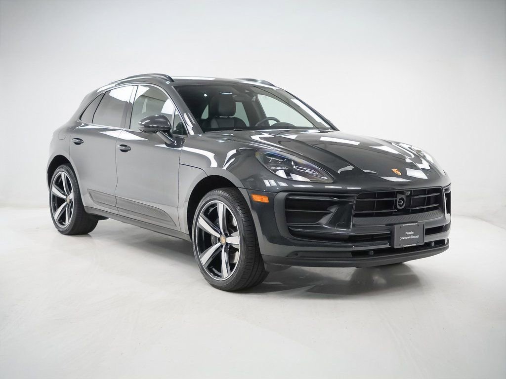 Certified 2025 Porsche Macan image 8