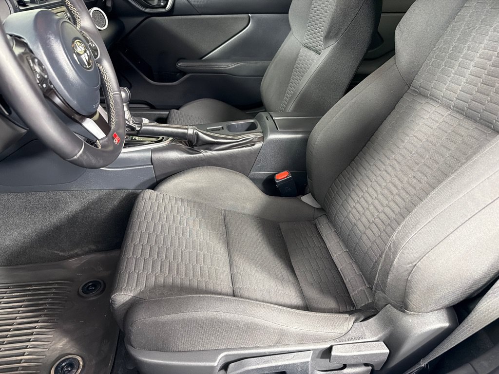 Used 2023 Toyota GR86 w/ ALL Weather Mat Package (TMS) RWD image 12