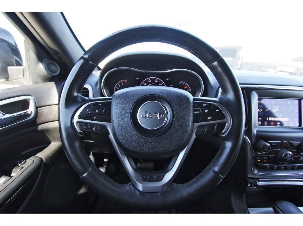 Used 2018 Jeep Grand Cherokee Laredo image 14