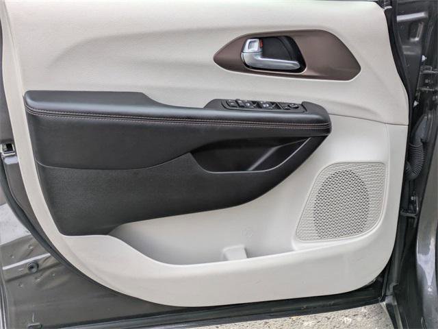 Certified 2018 Chrysler Pacifica Touring Plus image 12