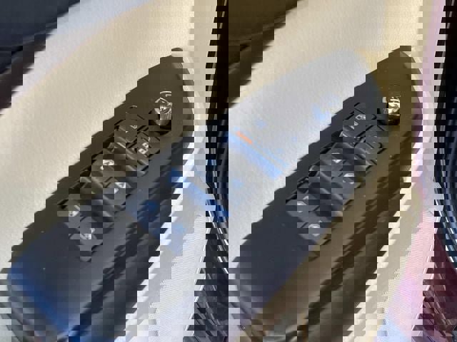 Used 2019 Toyota Highlander XLE image 30