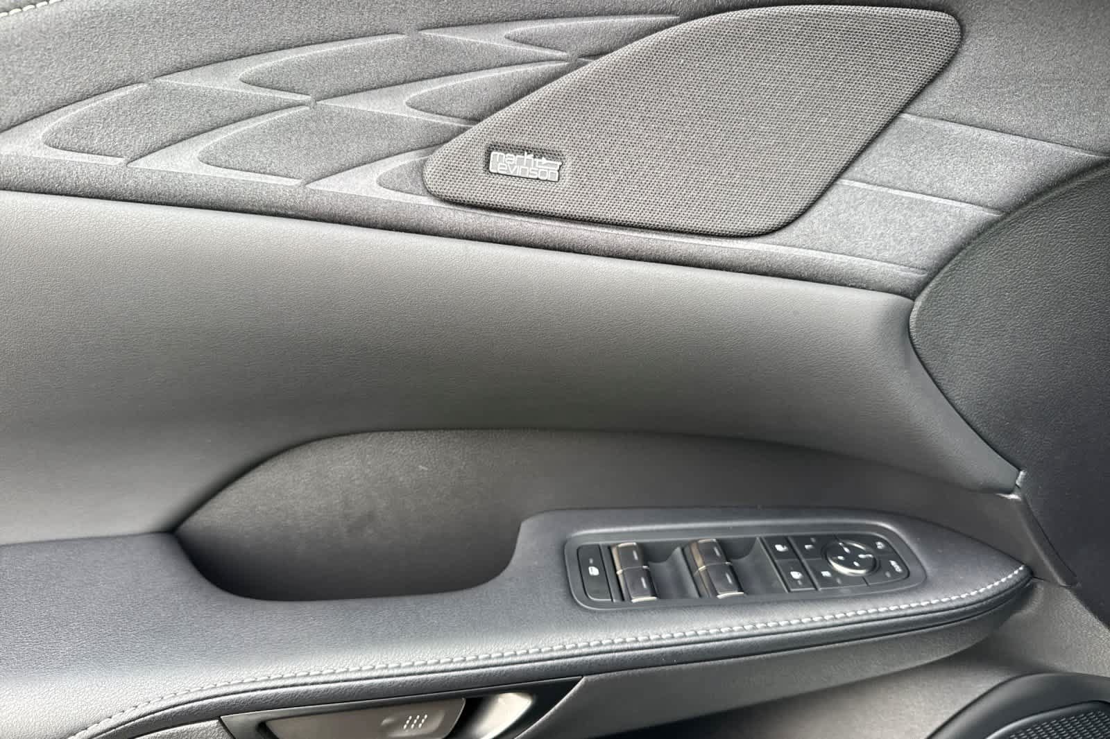 Certified 2025 Lexus RX 450h AWD w/ Luxury Package image 12