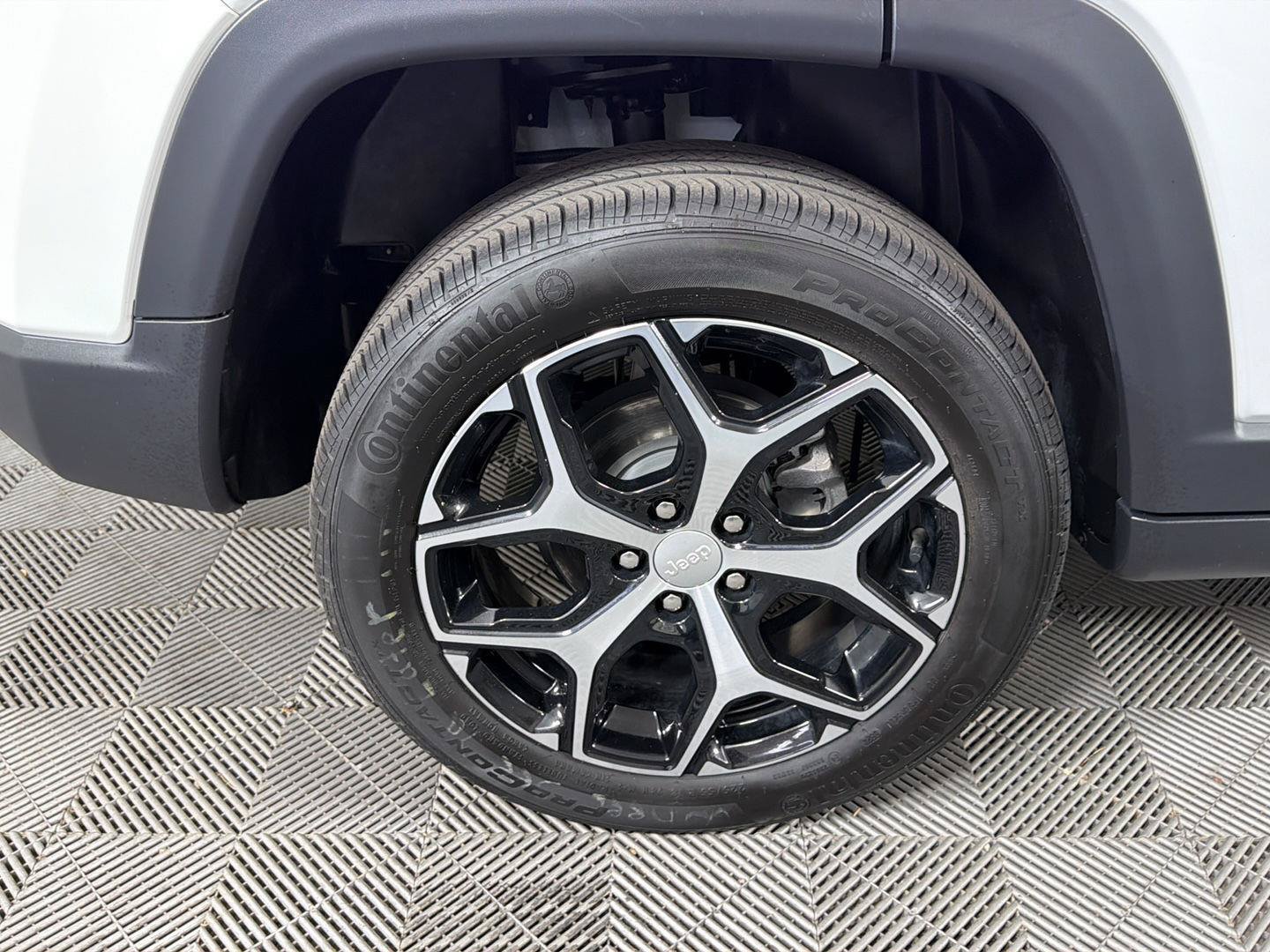 Used 2024 Jeep Compass Limited AWD/4WD image 14