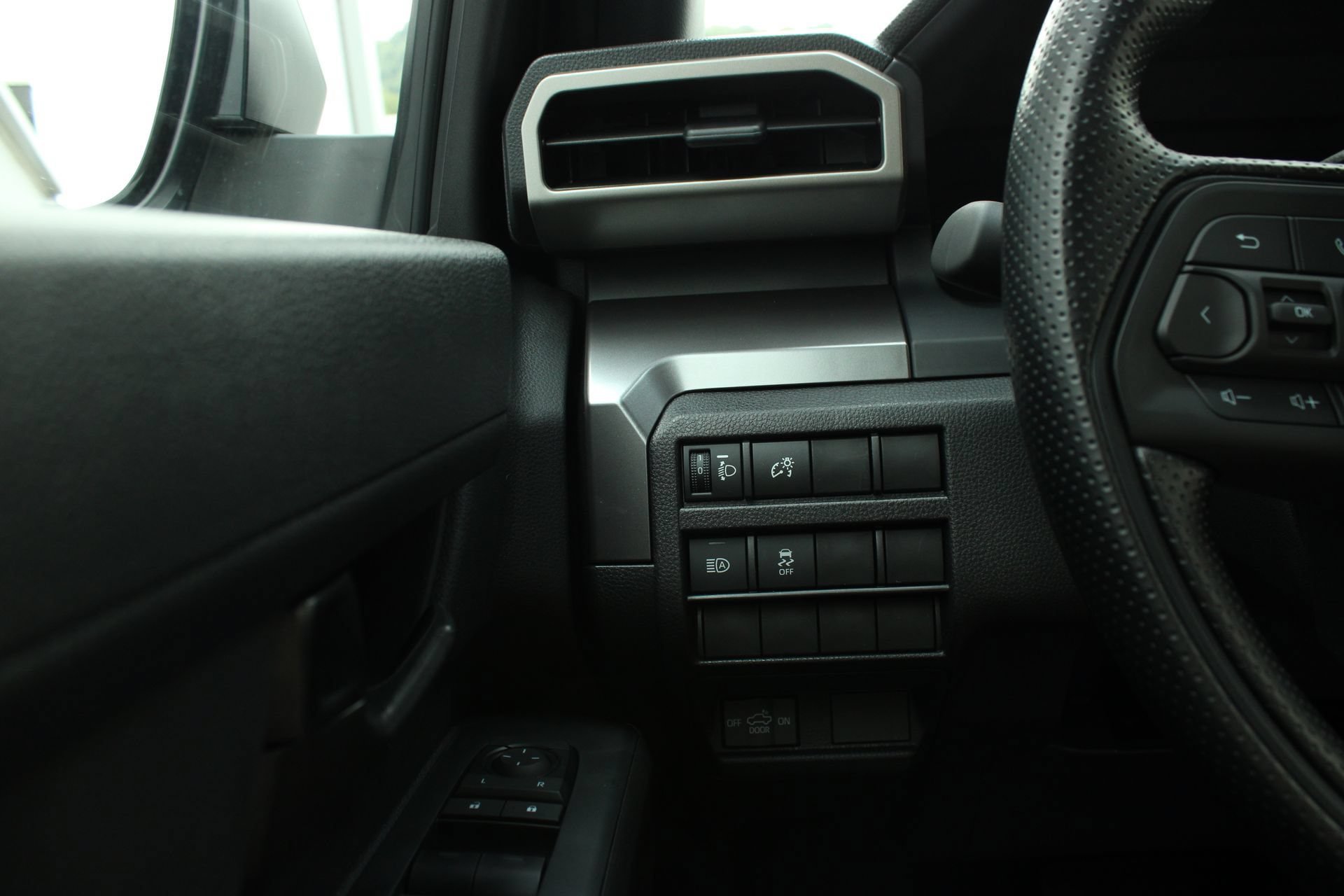 New 2026 Toyota Tacoma SR5 RWD image 28