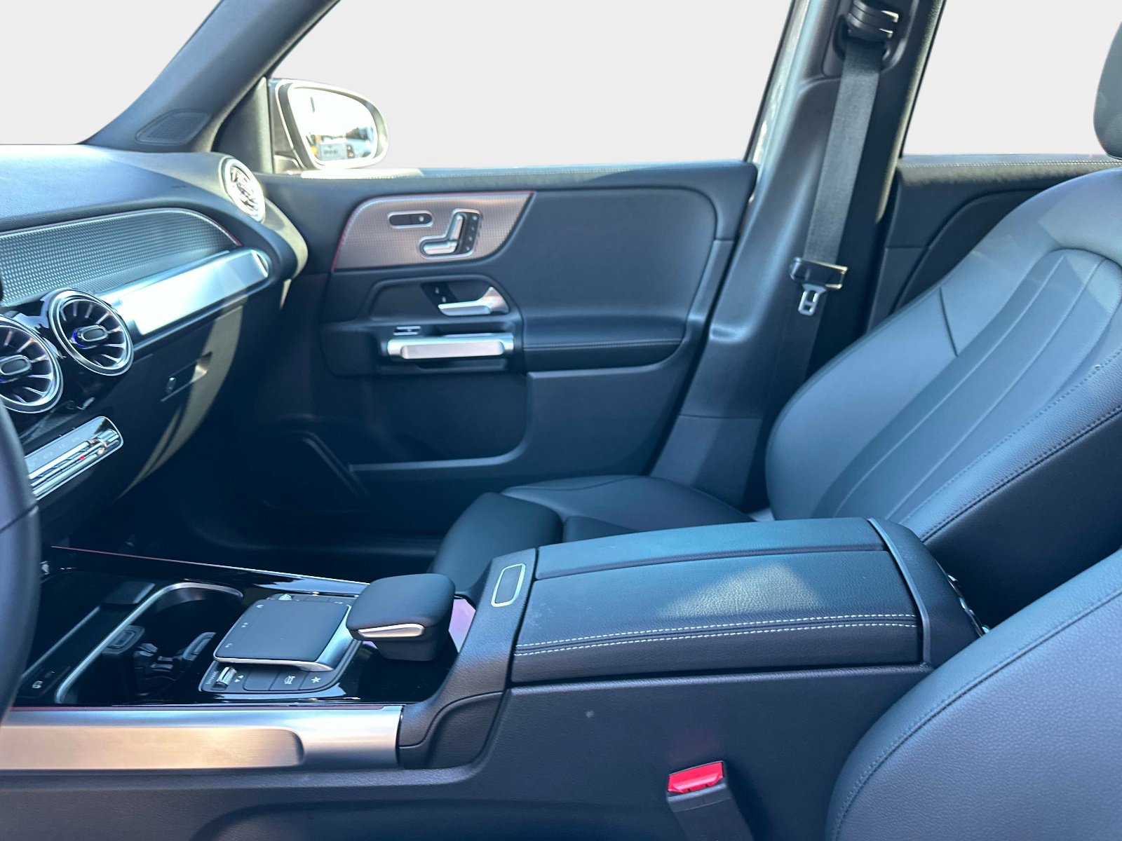 Certified 2022 Mercedes-Benz GLB 250 image 23