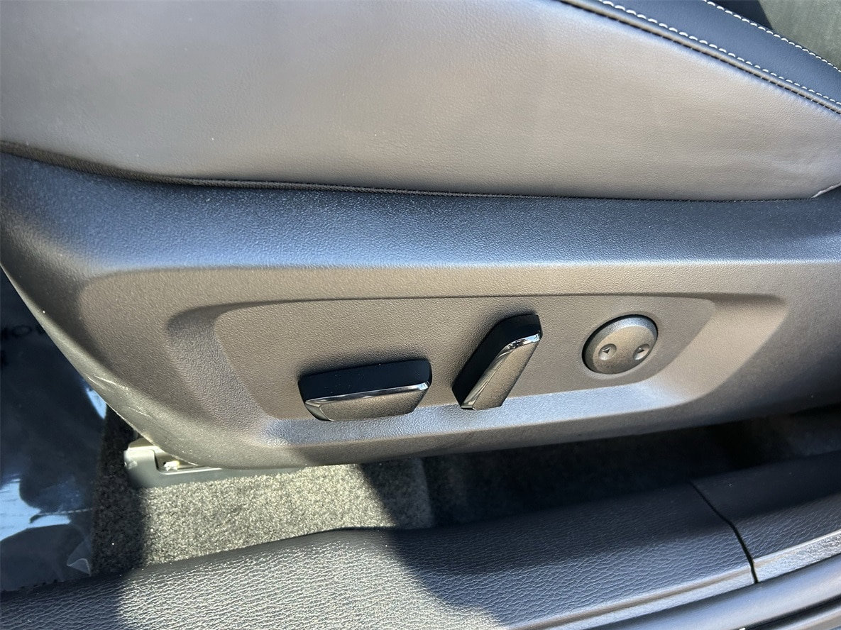 New 2026 Nissan Rogue SL AWD/4WD image 11