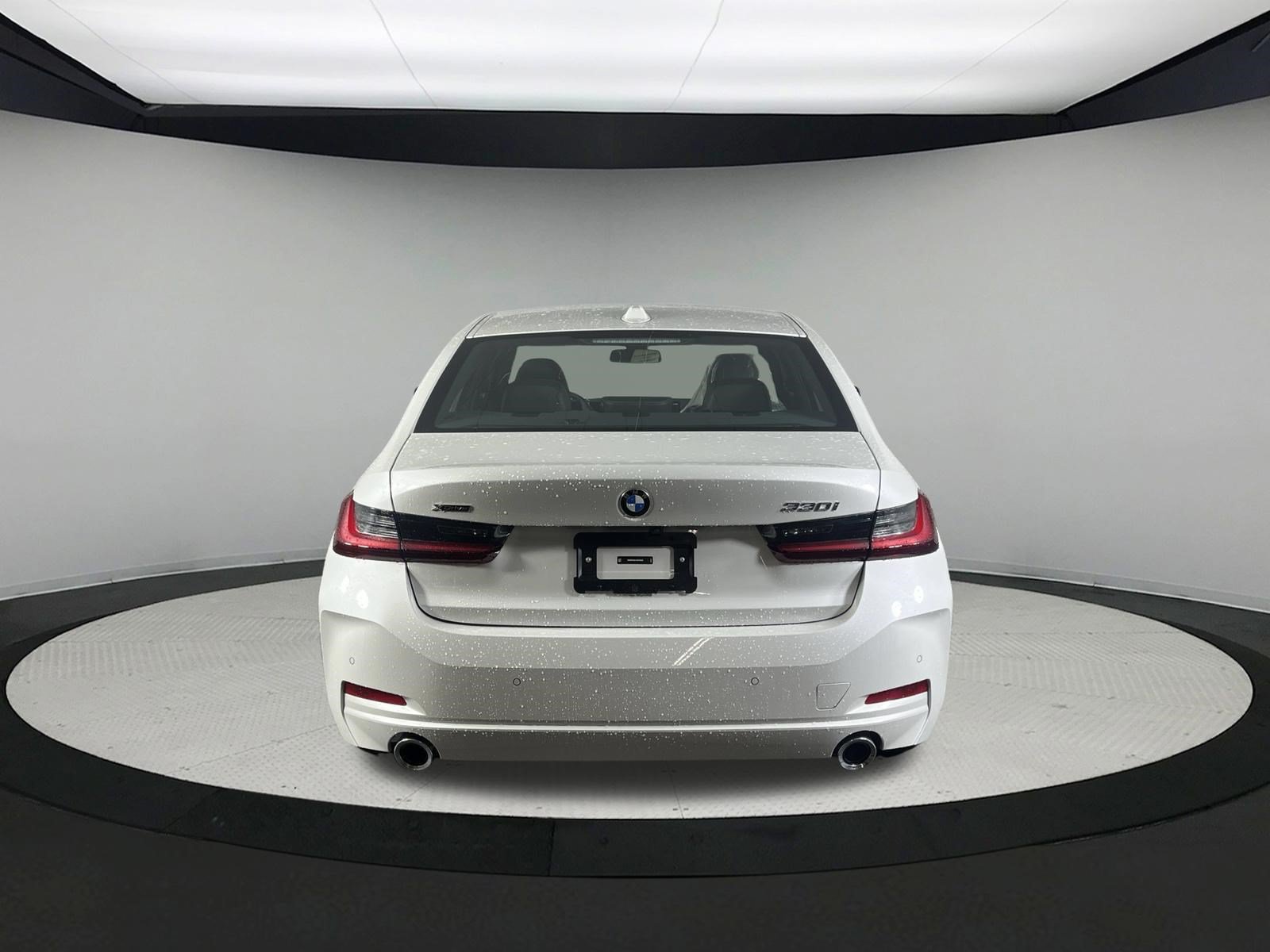 Certified 2025 BMW 330i xDrive Sedan w/ Convenience Package AWD/4WD image 7