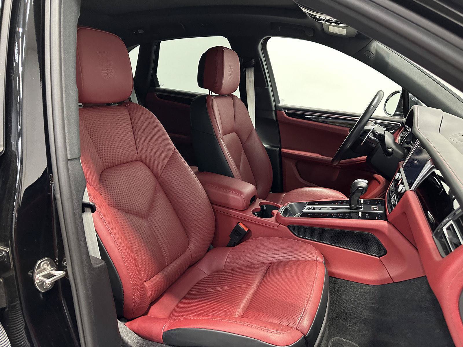 Used 2022 Porsche Macan AWD/4WD image 44