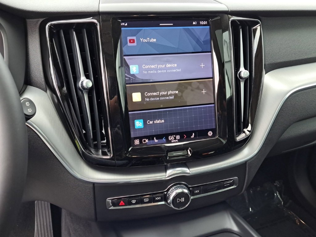 Used 2023 Volvo XC60 B5 Core w/ Protection Package Premier image 21