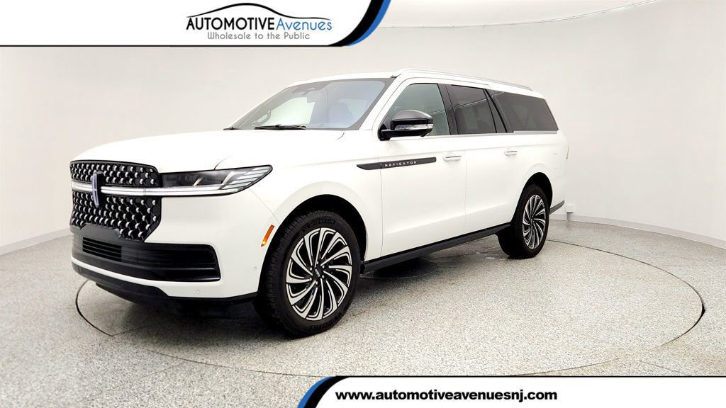 Used 2025 Lincoln Navigator L Black Label image 1