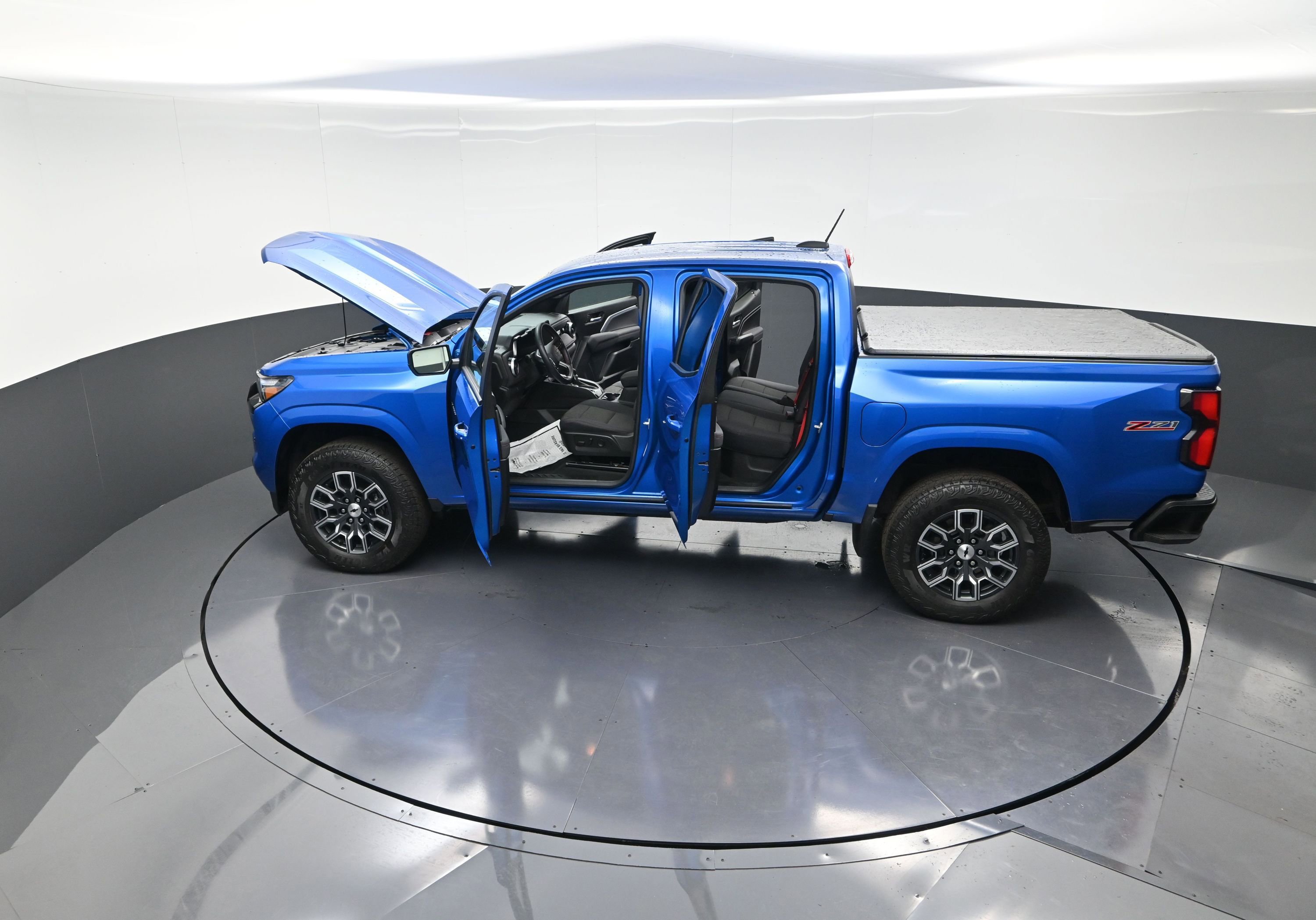 Used 2024 Chevrolet Colorado Z71 w/ Z71 Convenience Package 2 image 15