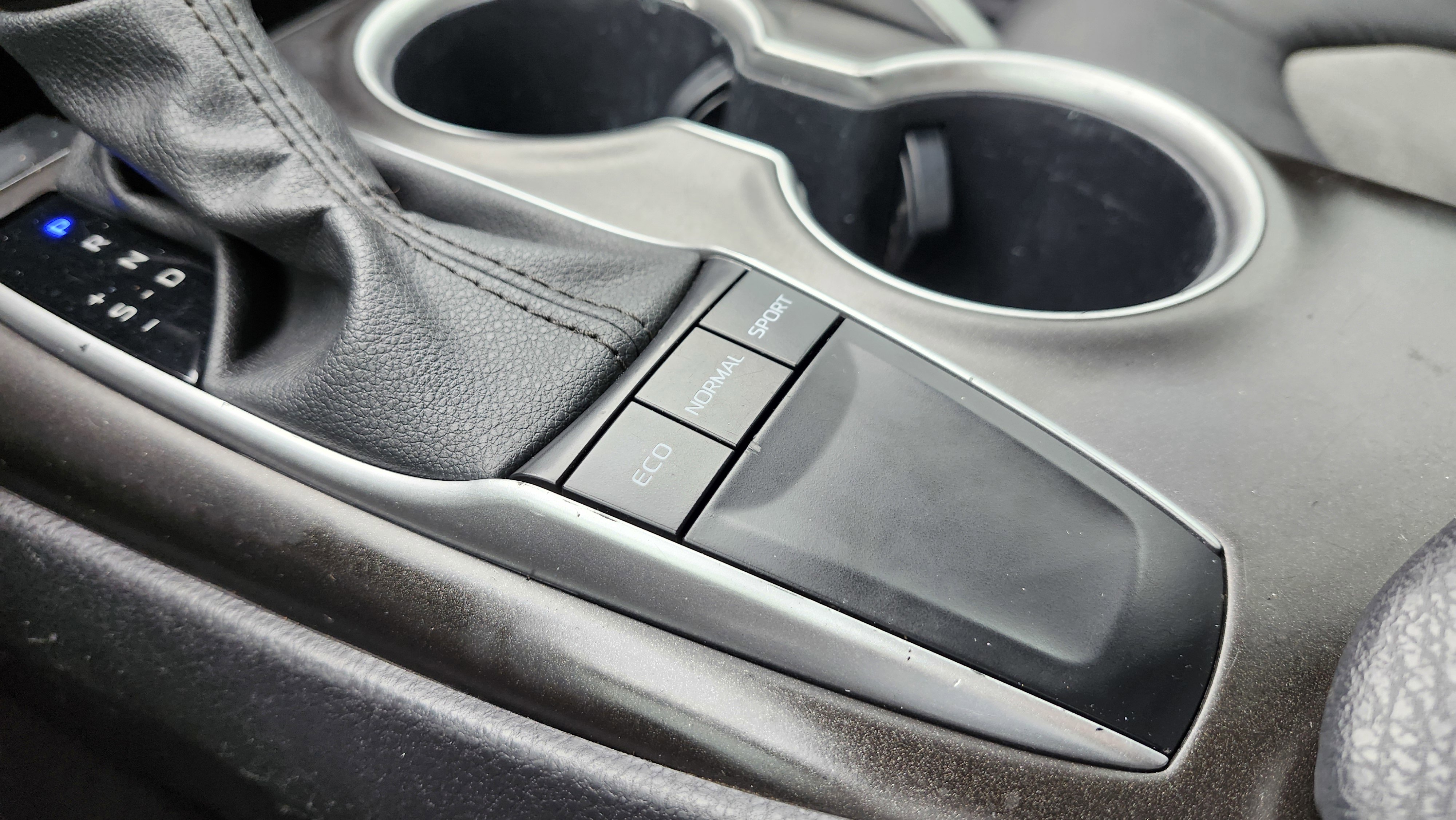 Used 2024 Toyota Camry LE image 8