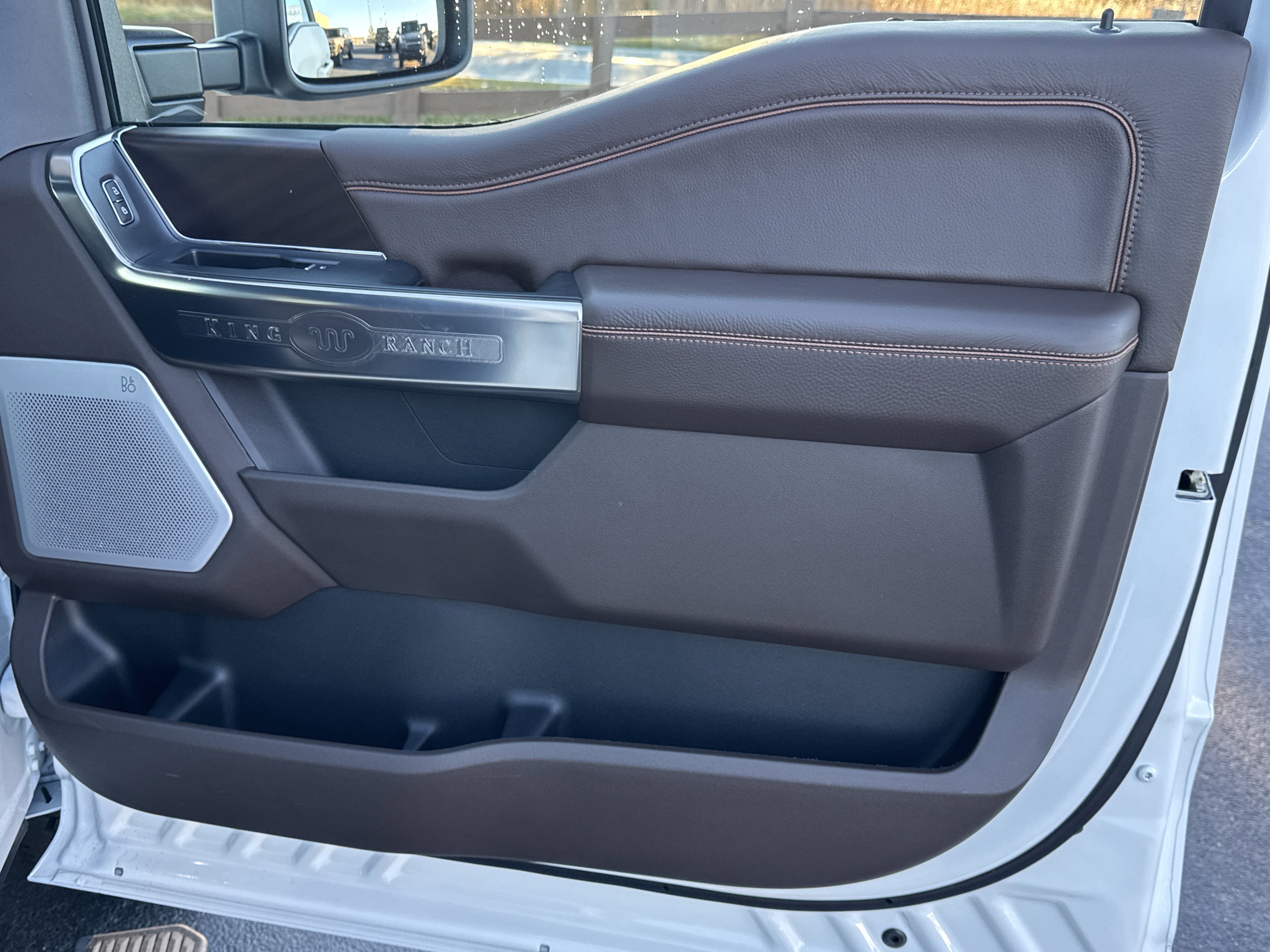 Used 2025 Ford F350 King Ranch w/ FX4 Off-Road Package image 16