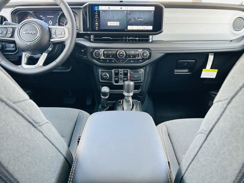 New 2025 Jeep Wrangler Unlimited Sahara AWD/4WD image 21