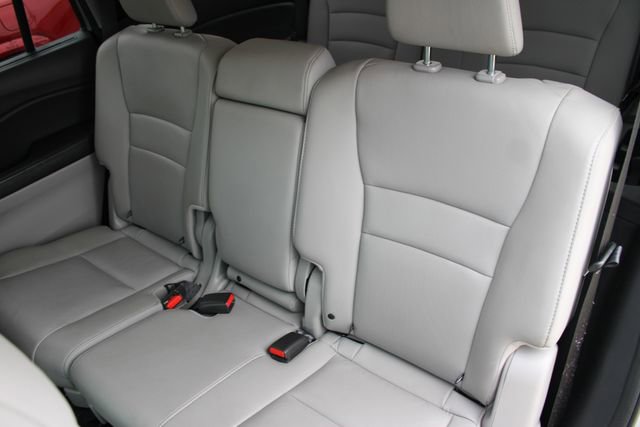 Used 2017 Honda Pilot Touring image 26