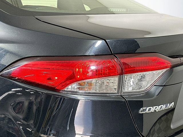 Used 2021 Toyota Corolla LE w/ Carpet Mat Package (TMS) FWD image 23