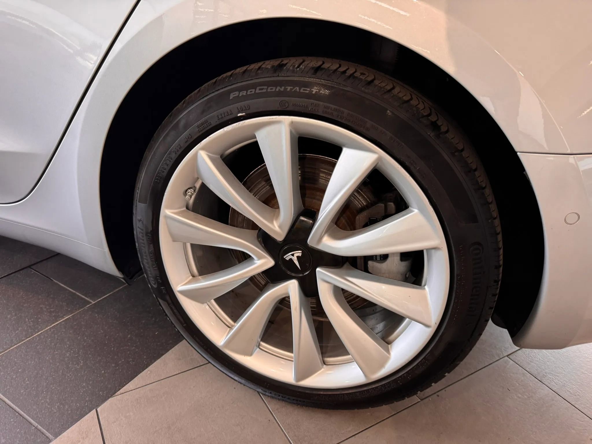 Used 2018 Tesla Model 3 Long Range image 35