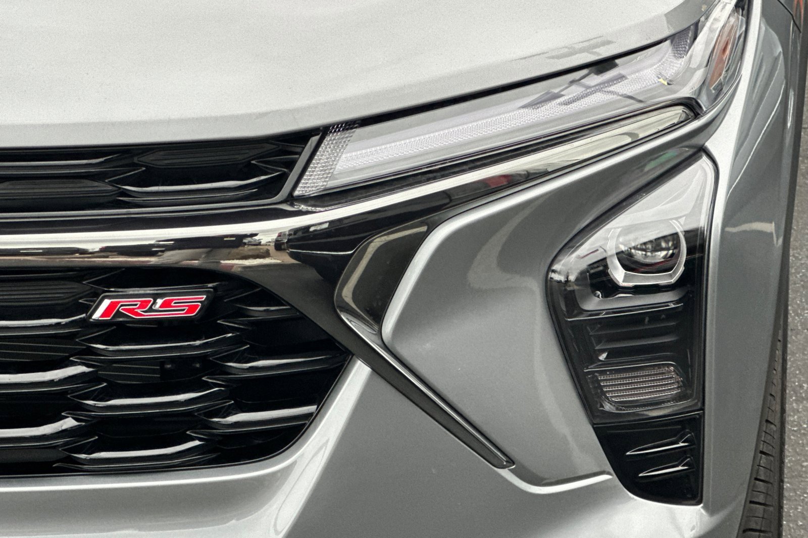 Used 2025 Chevrolet Trax RS w/ Driver Confidence Package image 48