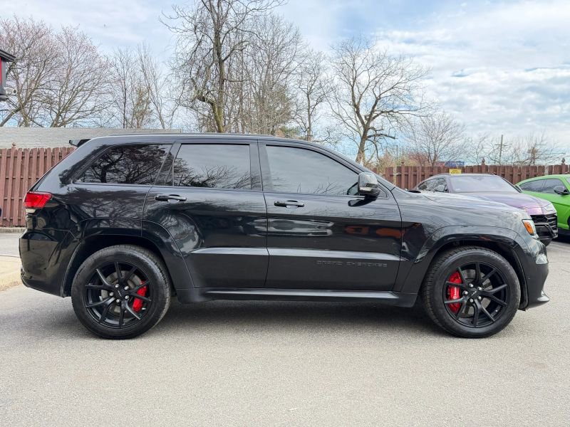 Used 2018 Jeep Grand Cherokee SRT image 4