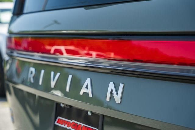 Used 2023 Rivian R1S Launch Edition image 5
