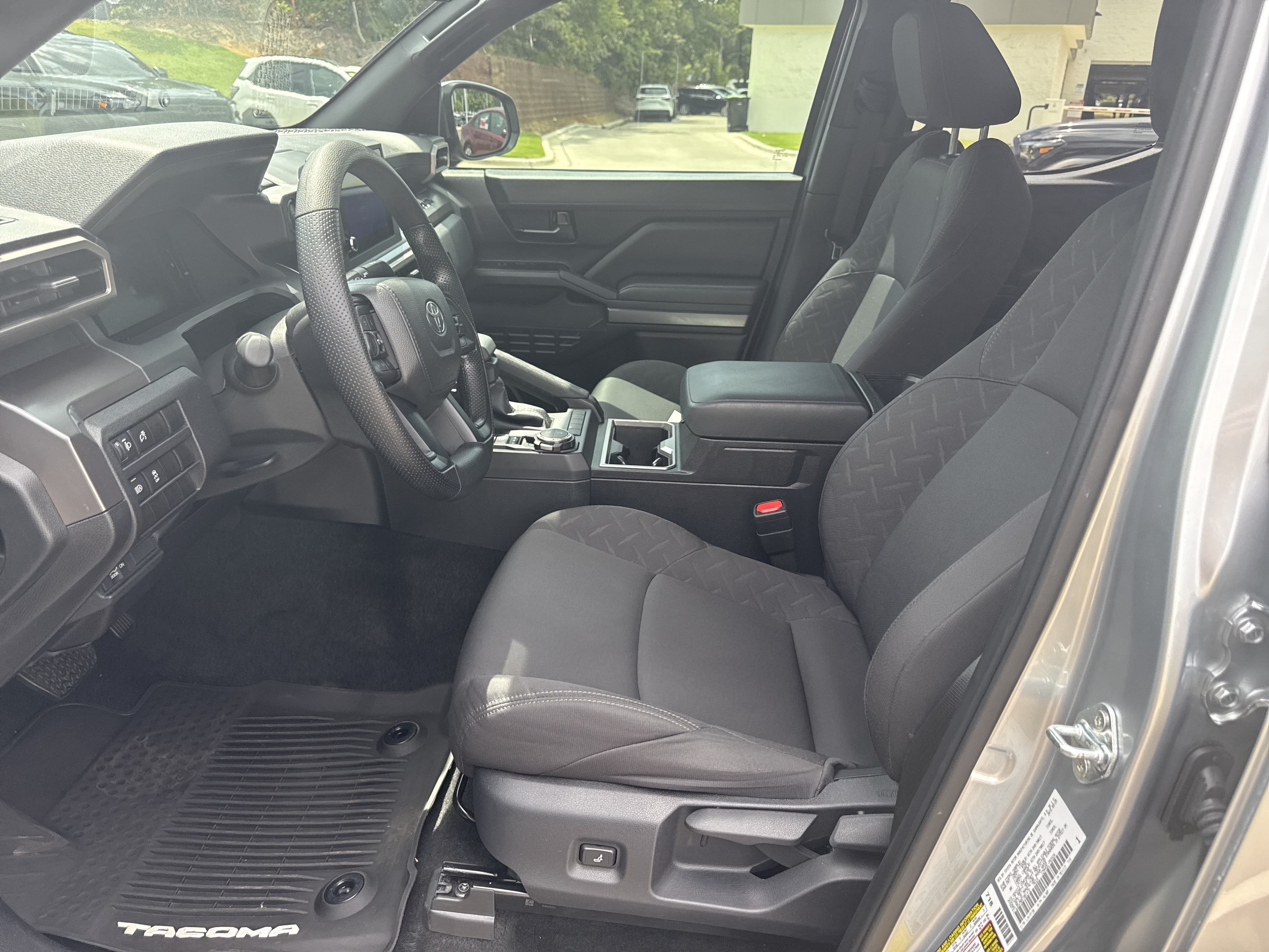 Used 2025 Toyota Tacoma SR5 AWD/4WD image 16