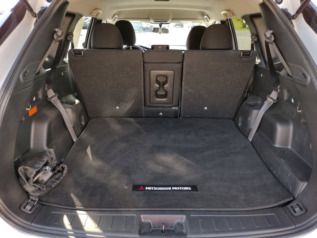 Used 2023 Mitsubishi Outlander ES image 8