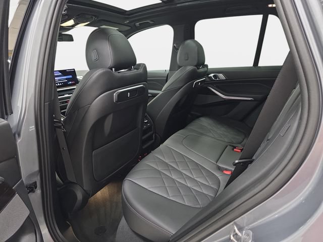 Used 2024 BMW X5 xDrive40i w/ Premium Package AWD/4WD image 12