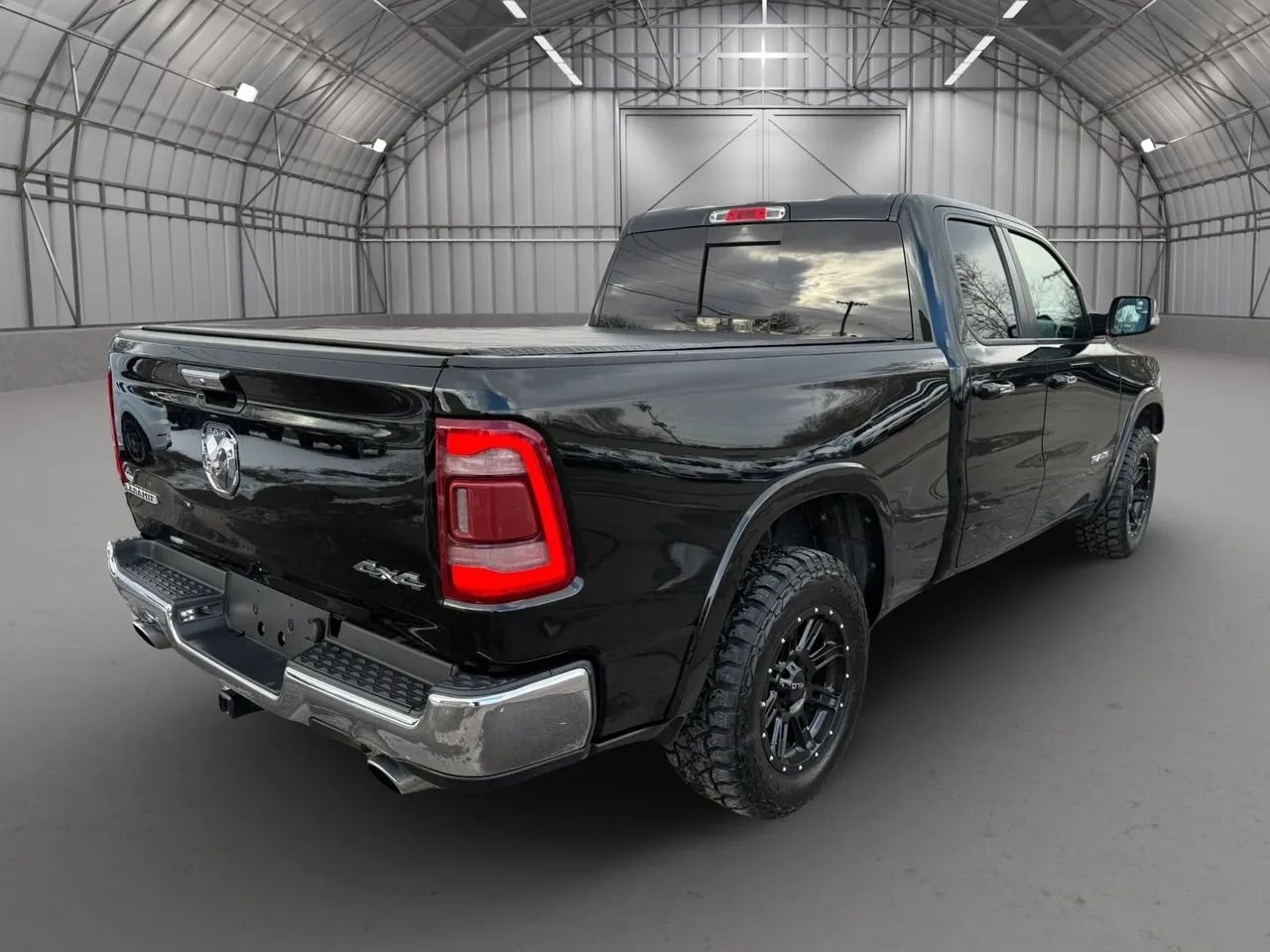 Used 2019 RAM 1500 Laramie image 2