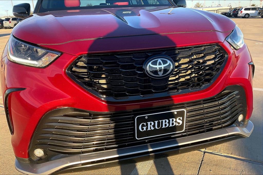 Used 2023 Toyota Highlander L image 36