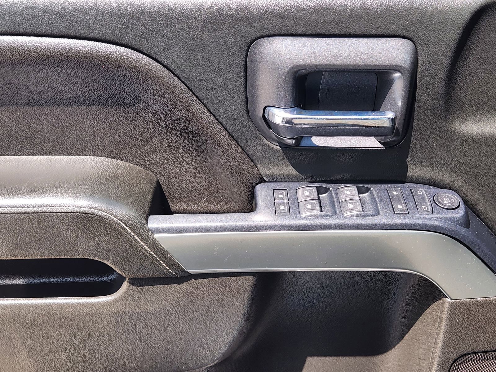 Used 2018 Chevrolet Silverado 1500 LT w/ Texas Edition RWD image 26