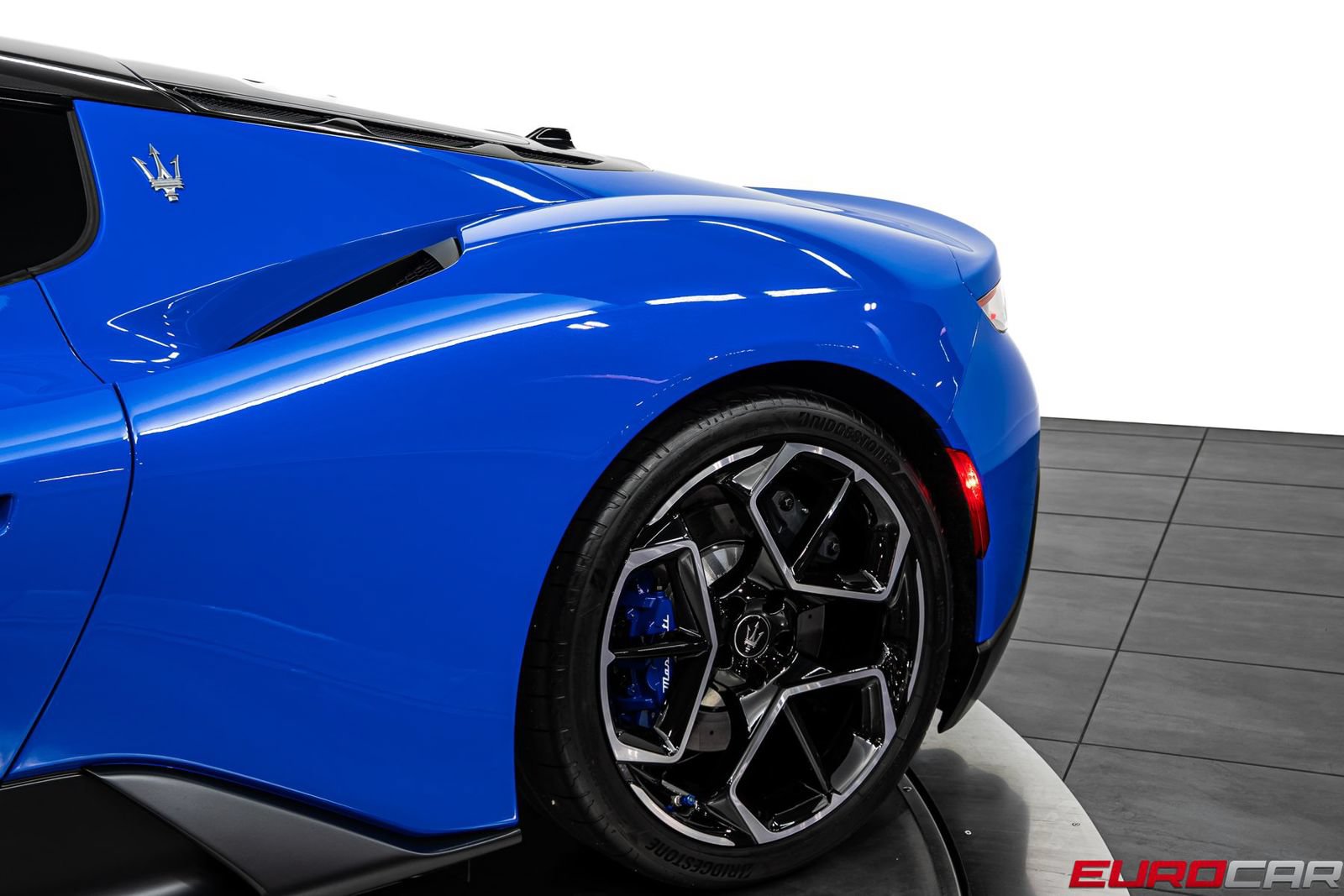 Used 2023 Maserati MC20 Coupe RWD image 17