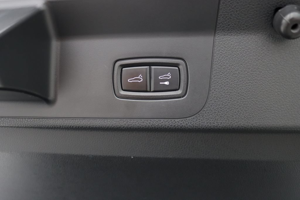 Used 2017 Porsche Panamera 4S AWD/4WD image 39