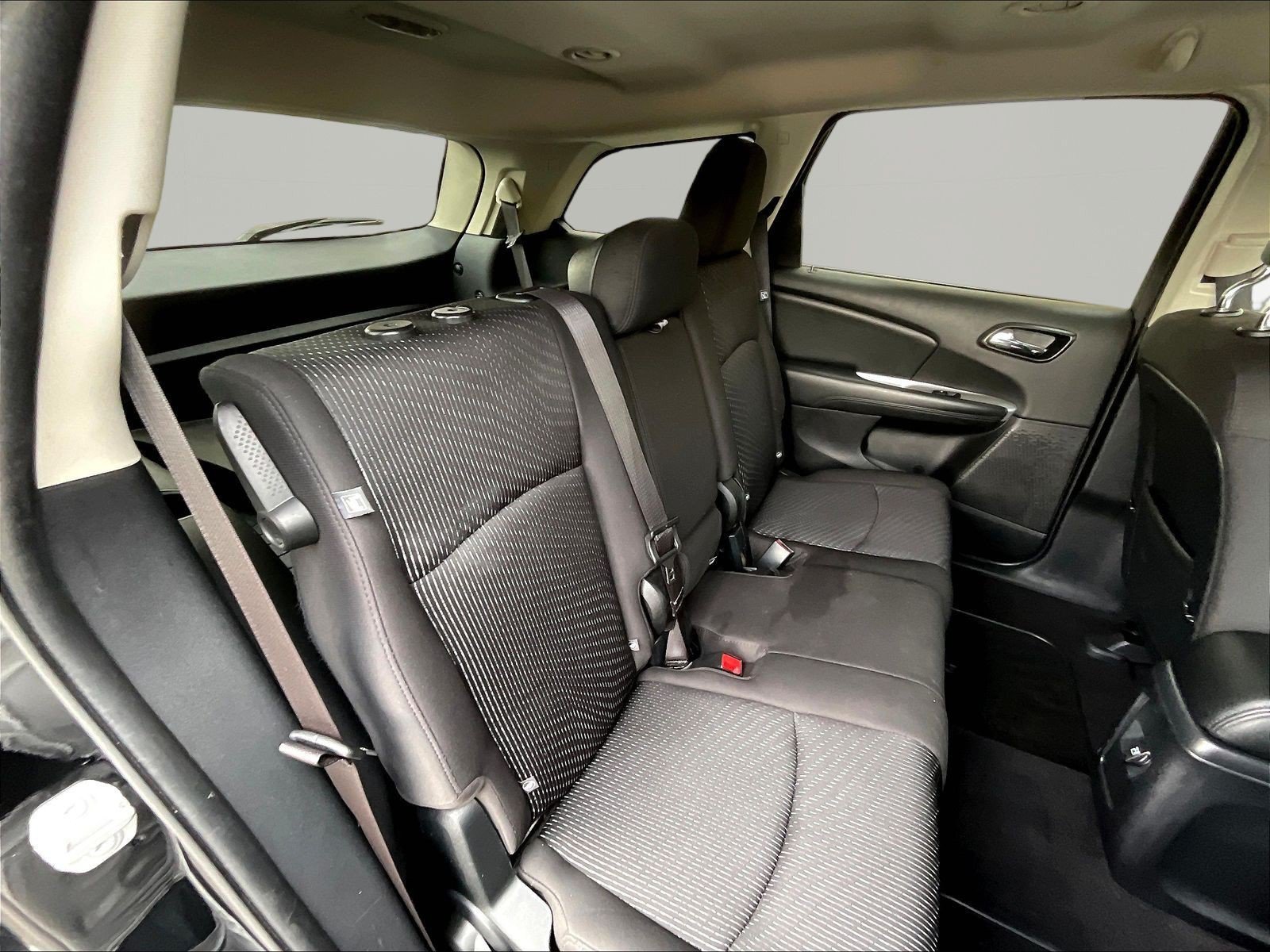 Used 2017 Dodge Journey SXT w/ Comfort/Convenience Group FWD image 24