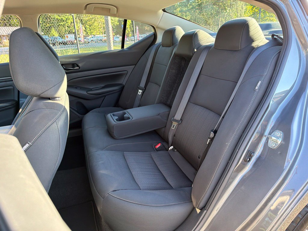 Used 2025 Nissan Altima 2.5 SV FWD image 18