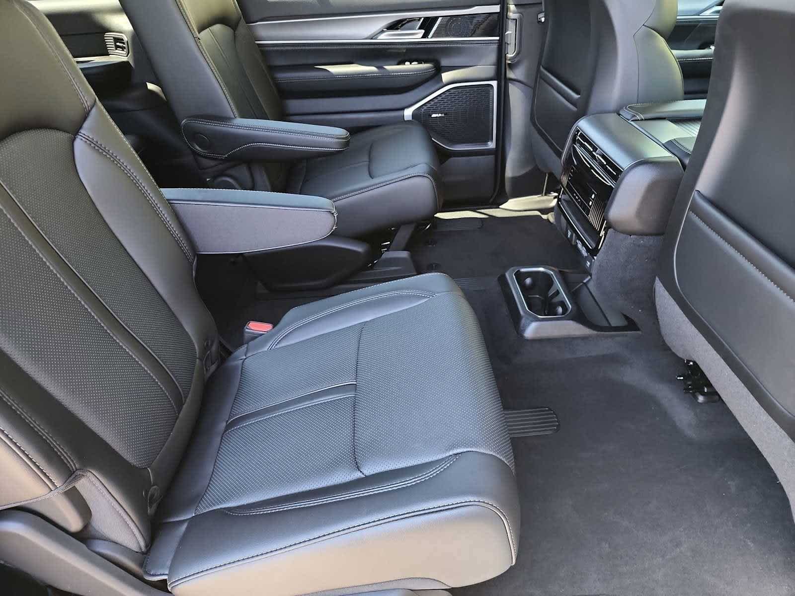 New 2026 Jeep Grand Wagoneer 4WD image 23