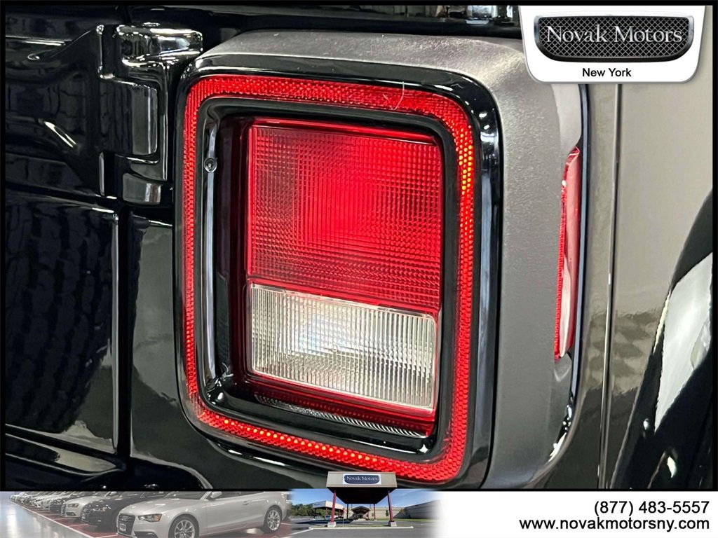 Used 2023 Jeep Wrangler Sport S image 11