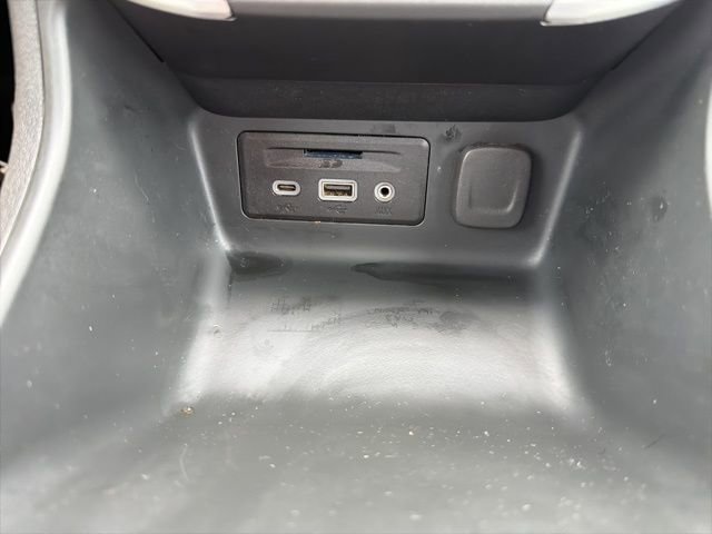 Used 2022 GMC Terrain SLT image 32