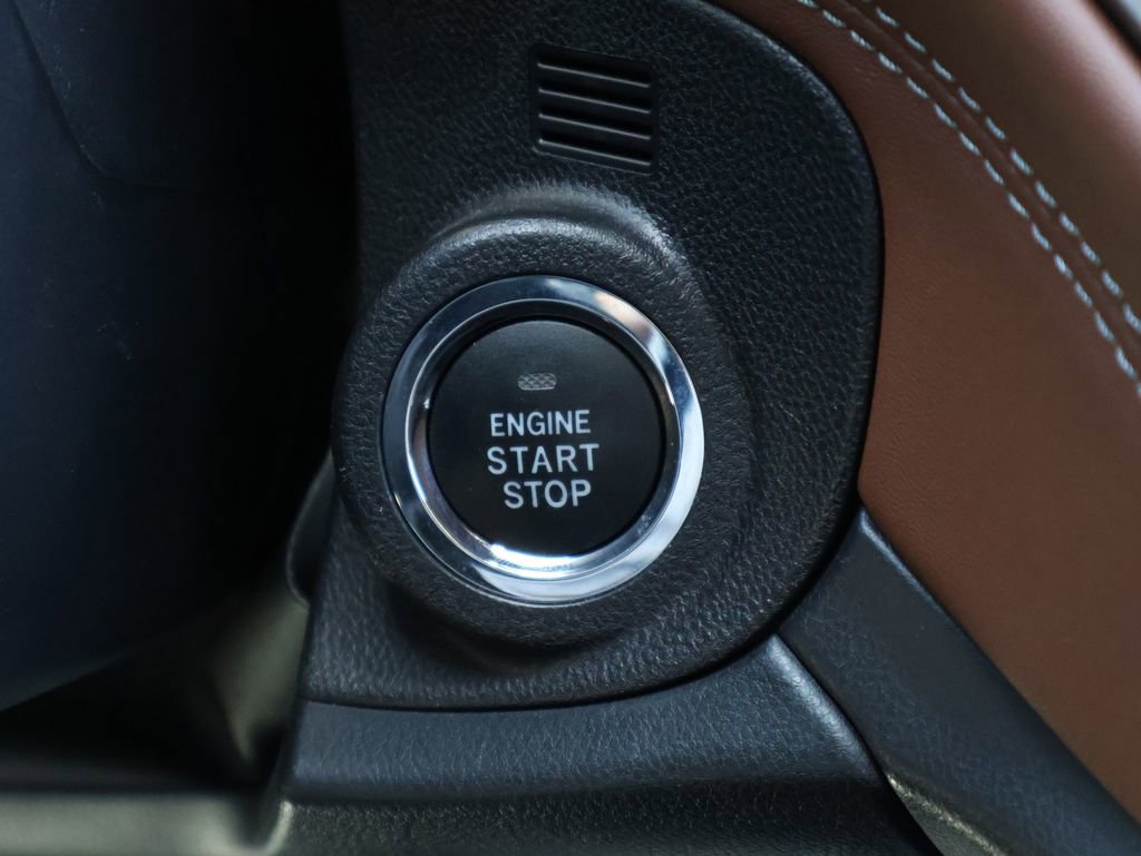 Used 2025 Subaru Outback Touring XT AWD/4WD image 29